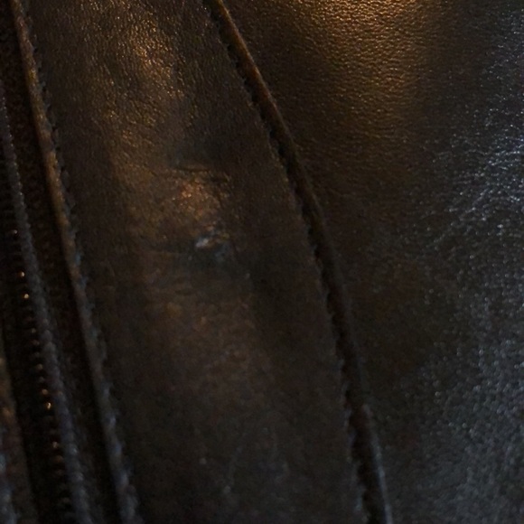 Damton Leather Multi-Pocket travel compartments clutch + detachable strap bag - Picture 8 of 13